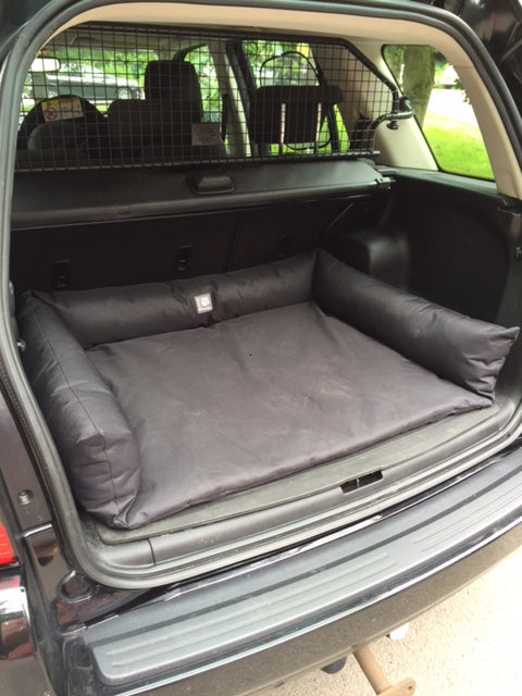 Danish Design Danish Design Boot Bed 100 x 78 x 21cm